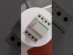 ACは接触器HC-263 4ポーランド人63A 230Vをつけている2つポーランド人を巻く