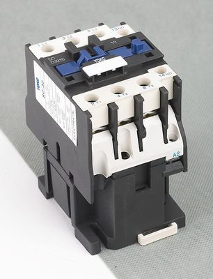 低電圧SC32 ACコイルの接触器3P 50A 690Vの1NOか1NC電気接触器スイッチ