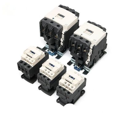32A 電源周波数 IP20 保護レベルのための 3 極 AC コンタクター